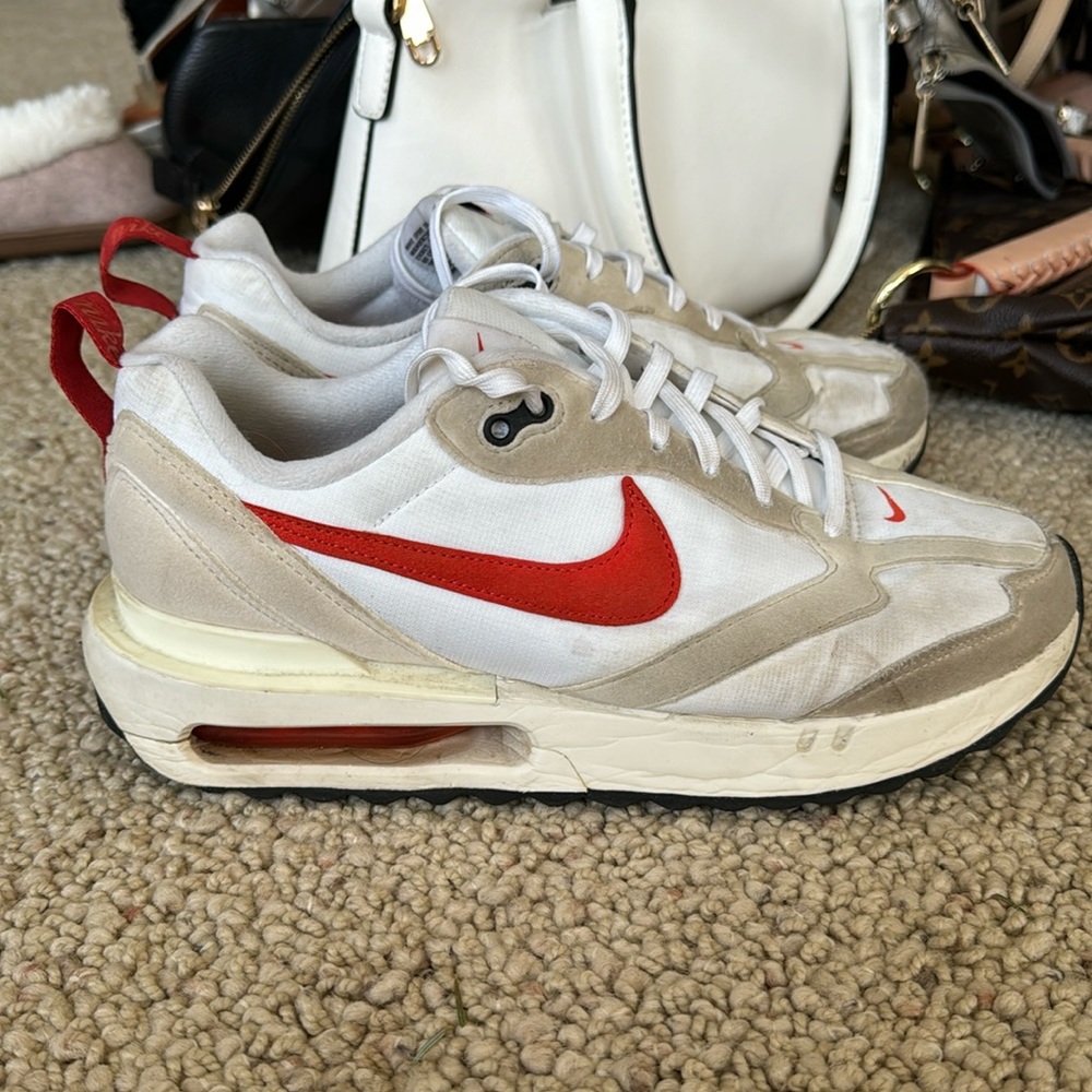 Nike tennis shoes